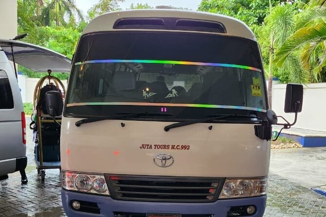 Ocean Coral Spring and Eden Bay Airport transportation services - Private ride perks: fewer hassles, better control