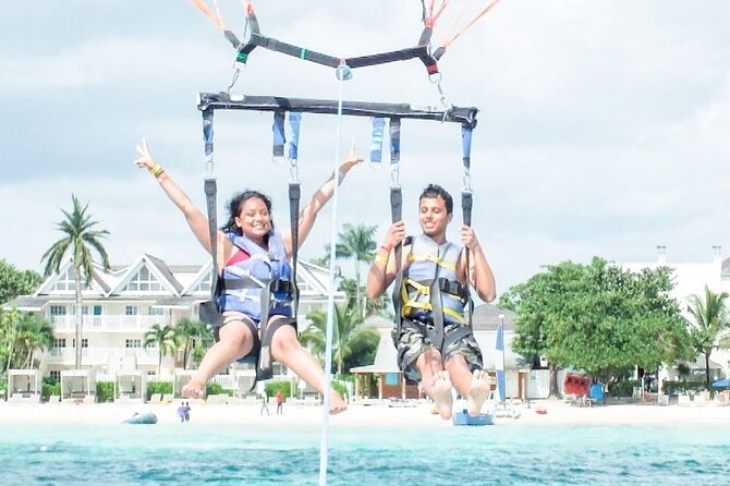 Parasailing, Blue Hole Mineral Spring, Seven Mile Beach - Parasailing in Negril: what you’re actually signing up for