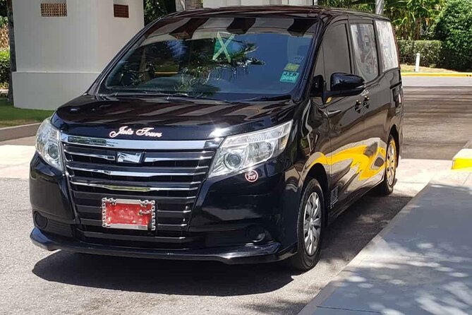 Princess Senses The Mangrove Airport Transfers - The Car and Comfort: A/C, Clean Rides, and Parking Included