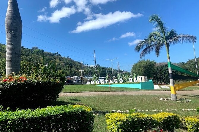 Private Airport Pickup and drop off in Jamaica - Montego Bay Transfers Start at Sangster International Airport