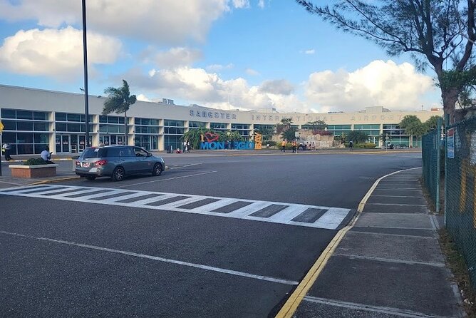 Private Airport Pickup and drop off in Jamaica - How Long Will It Take From the Airport to Your Resort?