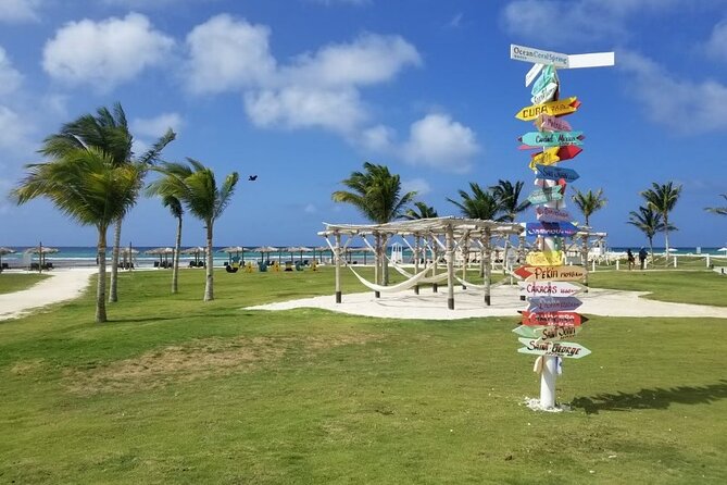Private Airport Transfer to Excellence, Ocean Coral and Royalton - How to get the most out of your first hour in Jamaica