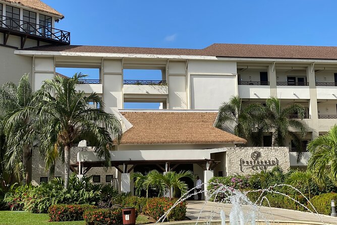 Private Airport Transfer to Secrets Resort Montego Bay - Round-trip vs one-way: the simplest way to reduce last-day stress