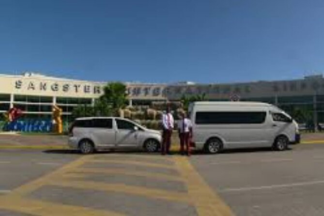 Private Airport Transfers to/from Hotels in Montego Bay - Airport pickup: how the meet-and-greet keeps you from wandering