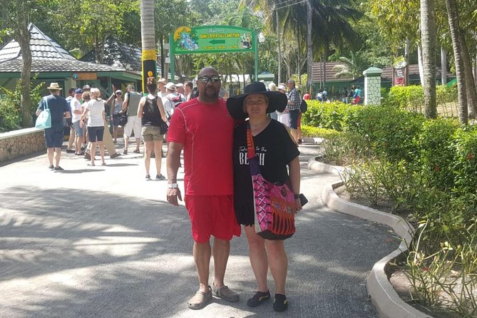 Private & Customize Tour to Bob Marley's Nine Mile and Dunn's River Falls - Dunn’s River Falls and Park: The 600-Foot Climb Moment