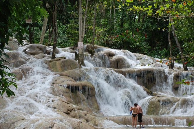 [PRIVATE] Dunn's River Falls with Entrance Fees - Ocho Rios Time for Lunch and Shopping on Your Own Tab