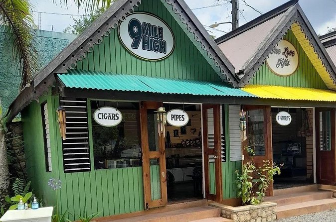 Private Roundtrip Sangster Airport to Montego Bay Hotels - When This Montego Bay Airport Transfer Is a Smart Fit