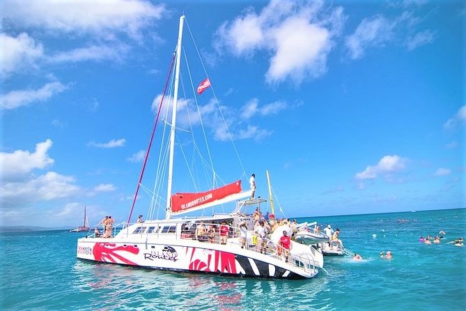 Reggae Catamaran and Snorkeling Open Bar Cruise Montego Bay - Comfort, Safety, and the Reality of a Full Boat