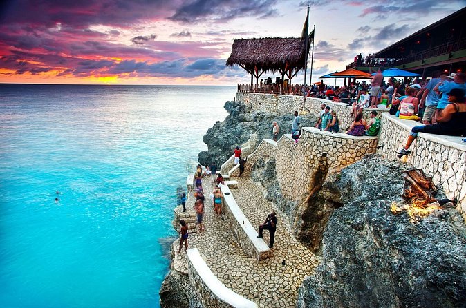 Rick's Cafe and 7 Mile Beach from Montego Bay - Timing, lunch, and the shopping bits you control