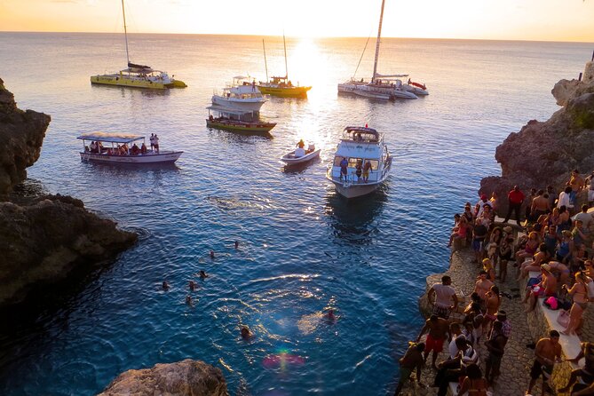 Rick's Cafe and 7 Mile Beach from Montego Bay - Seven Mile Beach: choose your volume level