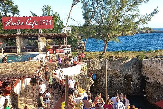 Rick s Café and Seven Mile Beach Private Tour Negril Jamaica - Rick’s Café on the cliffs: reggae music and sunset viewing