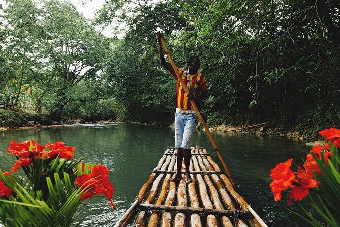 Rio Nuevo Bamboo River Rafting & Dunn's River Falls - Driving east and the Columbus Park quick stop