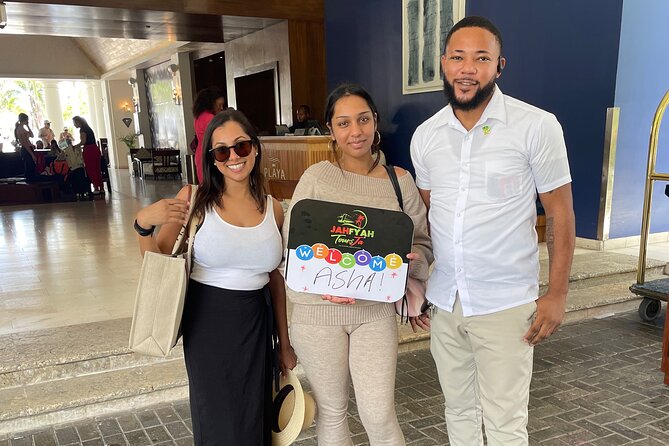 RIU Palace reggae and RIU Montego Bay private airport transfers - WiFi, bottled water, and onboard drinks: small extras, real payoff