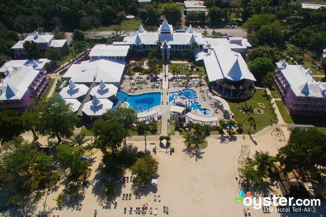 Riu Palace Tropical Bay Resort Private Airport Transfer - One-way vs round-trip: how to choose without overthinking it
