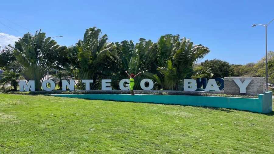 Shopping & Sightseeing Local Guided Tour In Montego Bay - Hotel Pickup and Air-Conditioned Comfort (So Shopping Feels Easier)