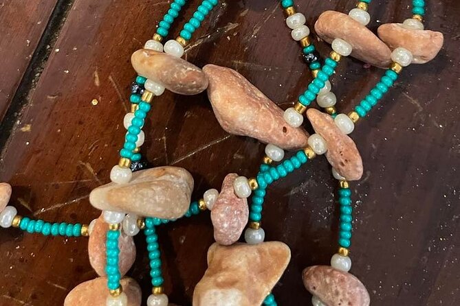 Souvenirs workshop A Mi Mek It! in Montego Bay Jamaica (FR & EN) - Taste stops: Jamaican soup, exotic fruit, and tea