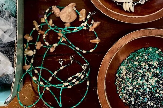 Souvenirs workshop A Mi Mek It! in Montego Bay Jamaica (FR & EN) - Price and value: what $120 buys beyond the souvenir