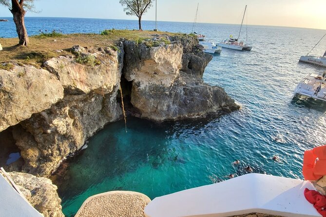 Sunset Catamaran cruise, Snorkeling and Rick's Cafe from Mobay - Food and Drinks: Open Bar, Snacks, and Planning Around Lunch