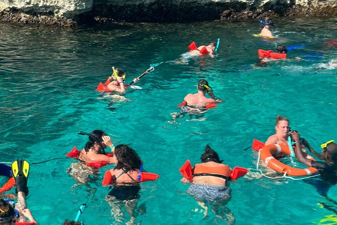 SUNSET PARTY CRUISE Rick's Cafe Ocean Coral / Eden Bay Guests - Stop 2: Seven Mile Beach at Margaritaville Negril
