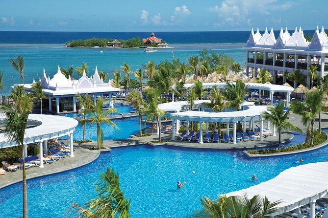 Transfer from/to Airport, Riu Reggae, Riu Montego Bay, Riu Palace - Meeting the Driver at Sangster International Airport