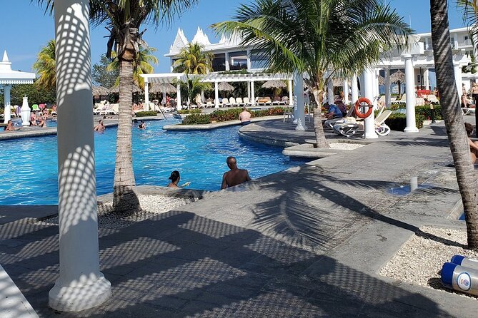 VIP Luxury Montego Bay Airport Transfer to Montego Bay/ Falmouth - Who This Transfer Fits Best